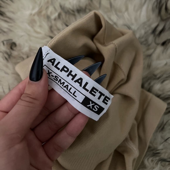 Alphalete Amplify Shorts - Hazelnut - size XS - Picture 3 of 6